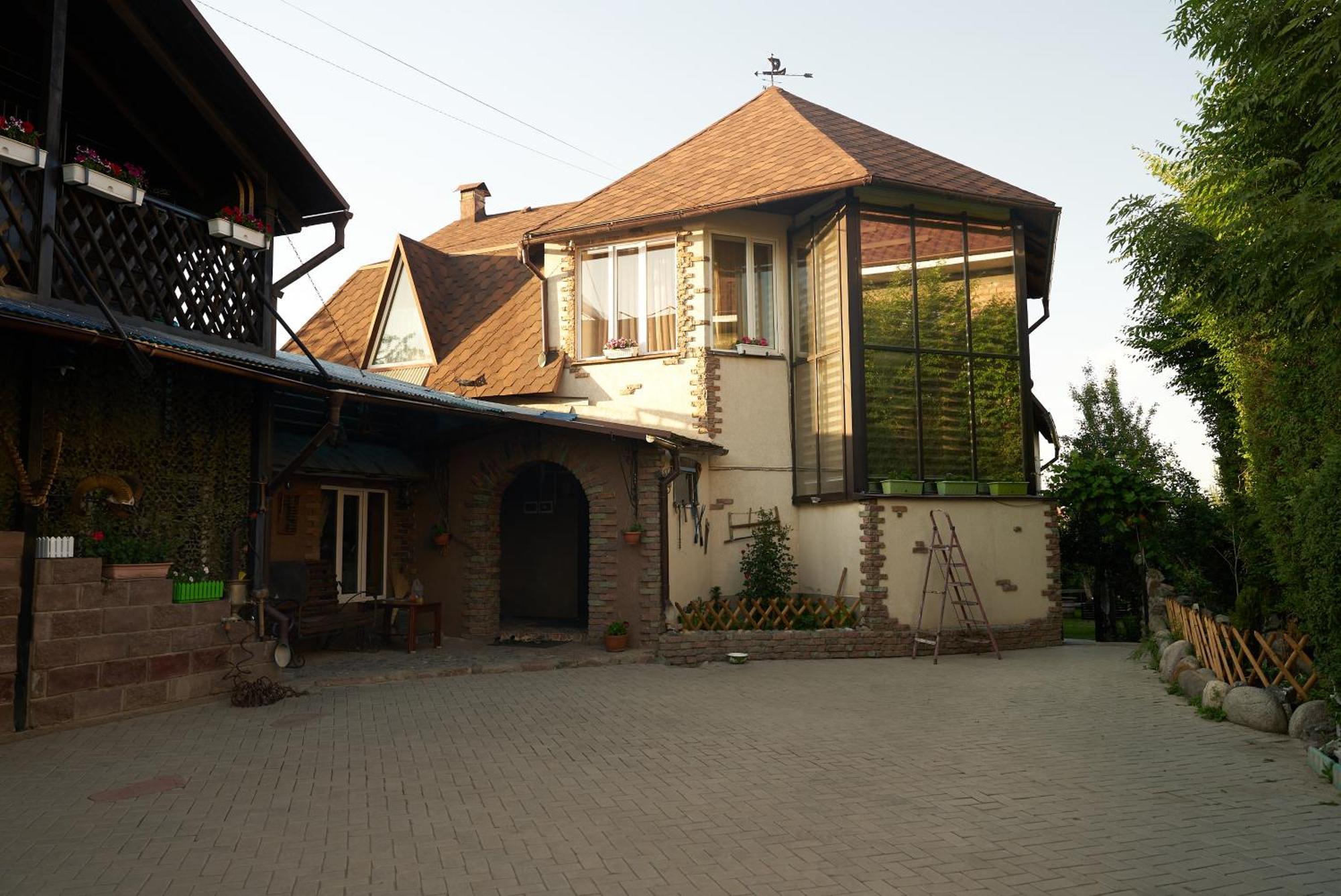 Argo Guest House Karakol Exterior foto